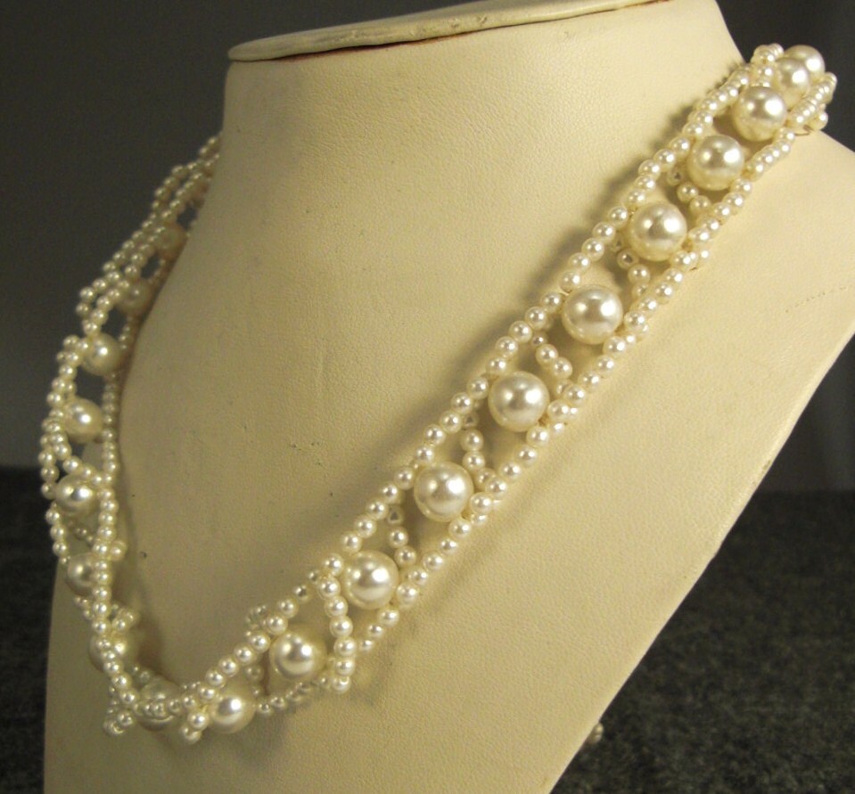 Wunderschöne Hochzeit Halskette Kette Kunstperlen Handarbeit Über Kopf Getragen 26In Kunststoffperlen von vintagevasso