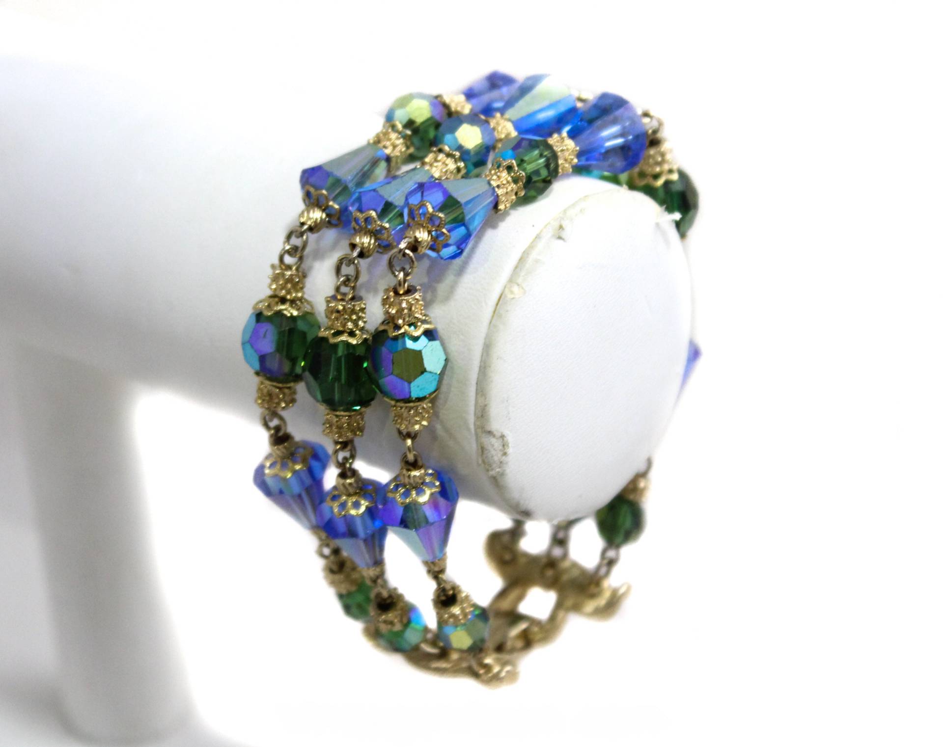 Blau & Grün Perlen Glas Armband - Dreireihig Wunderschöne 1950Er 1960Er Jahre Schmuck Von Corocraft Sapphire Peridot Aurora Borealis 50450 Blau & Grün Perlen Glas Armband - Dreireihig Wunderschöne 1950Er 1960Er Jahre Schmuck Von Corocraft Sapphire Peridot Aurora Borealis 50450 von vintagevixen