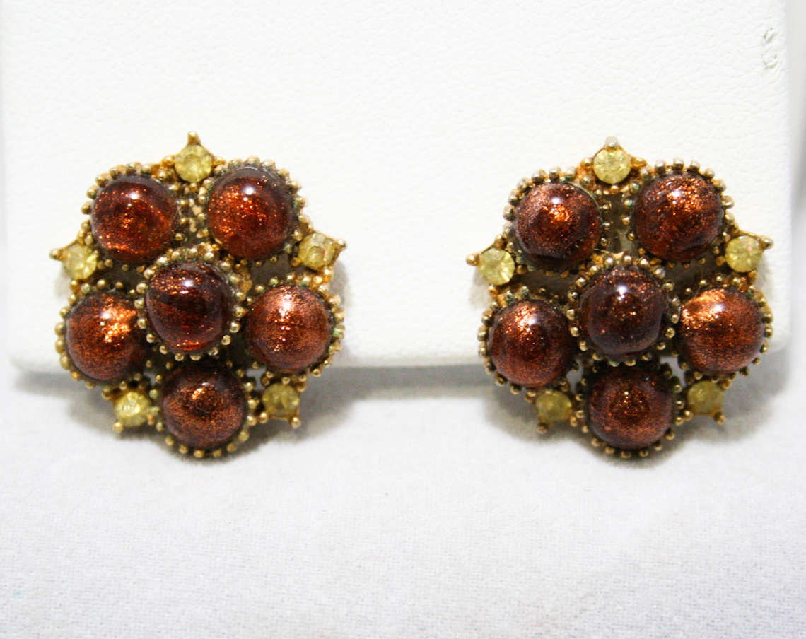 Braune 60S Lucite Ohrclips Mit Blass Citrin Strasssteinen - Clips 1960S Classic Jewelry Fine Metallic Sparkles Clip On Braune 60S Lucite Ohrclips Mit Blass Citrin Strasssteinen - Clips 1960S Classic Jewelry Fine Metallic Sparkles Clip On von vintagevixen