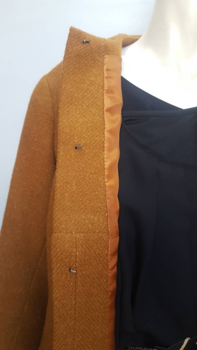 Original Vintage Aus Den 50Er Jahren Jacke Pierre Cardin Paris Kreation Boho Retro Chic Look Big Button Front Closor Handgenäht Linin Design Vintage von vintagexr