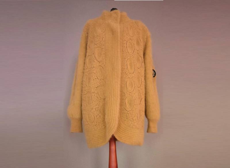 Dicker Angora Cardigan Jacke 90Er Jahre Oker Farben Golden Oak 80% Dicker Angora Cardigan Jacke 90Er Jahre Oker Farben Golden Oak 80% von vintej