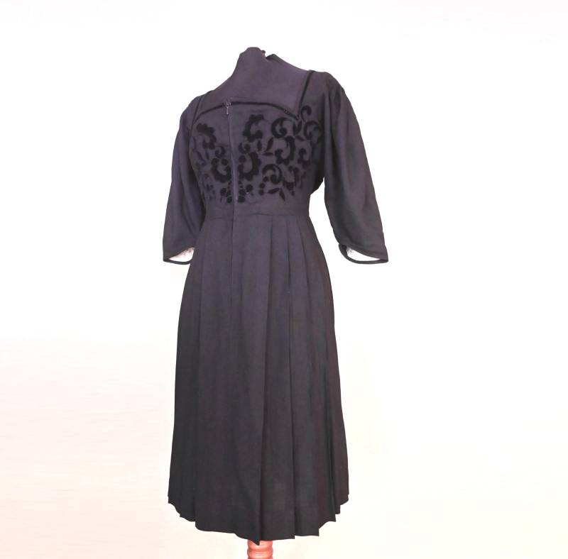 Johanna Rappel Kleid Dirndl 60Er Schwarz Samt Besatz Johanna Rappel Kleid Dirndl 60Er Schwarz Samt Besatz von vintej