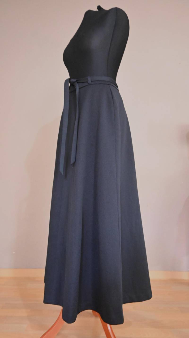 Vintage Rock A-Linie Schwarz Original 60Er 70Er Jahre Ausgestellter Schnitt Mit Gürtel von vintej