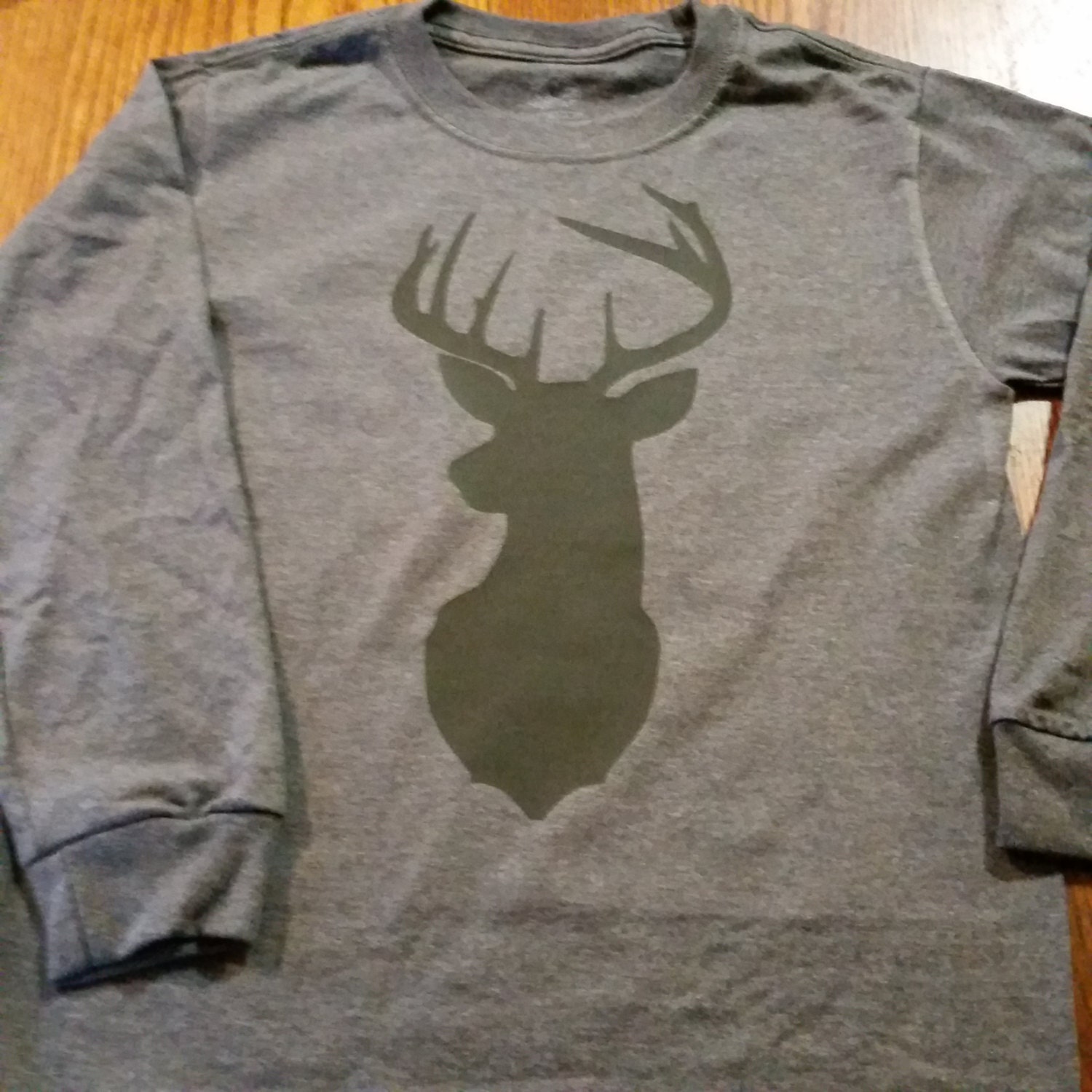 Deer Silhouette Aufbügler in Kinder - Und Erwachsenengrößen Für Pre Gekauft, Shirt Nicht Enthalten von vinylexpress