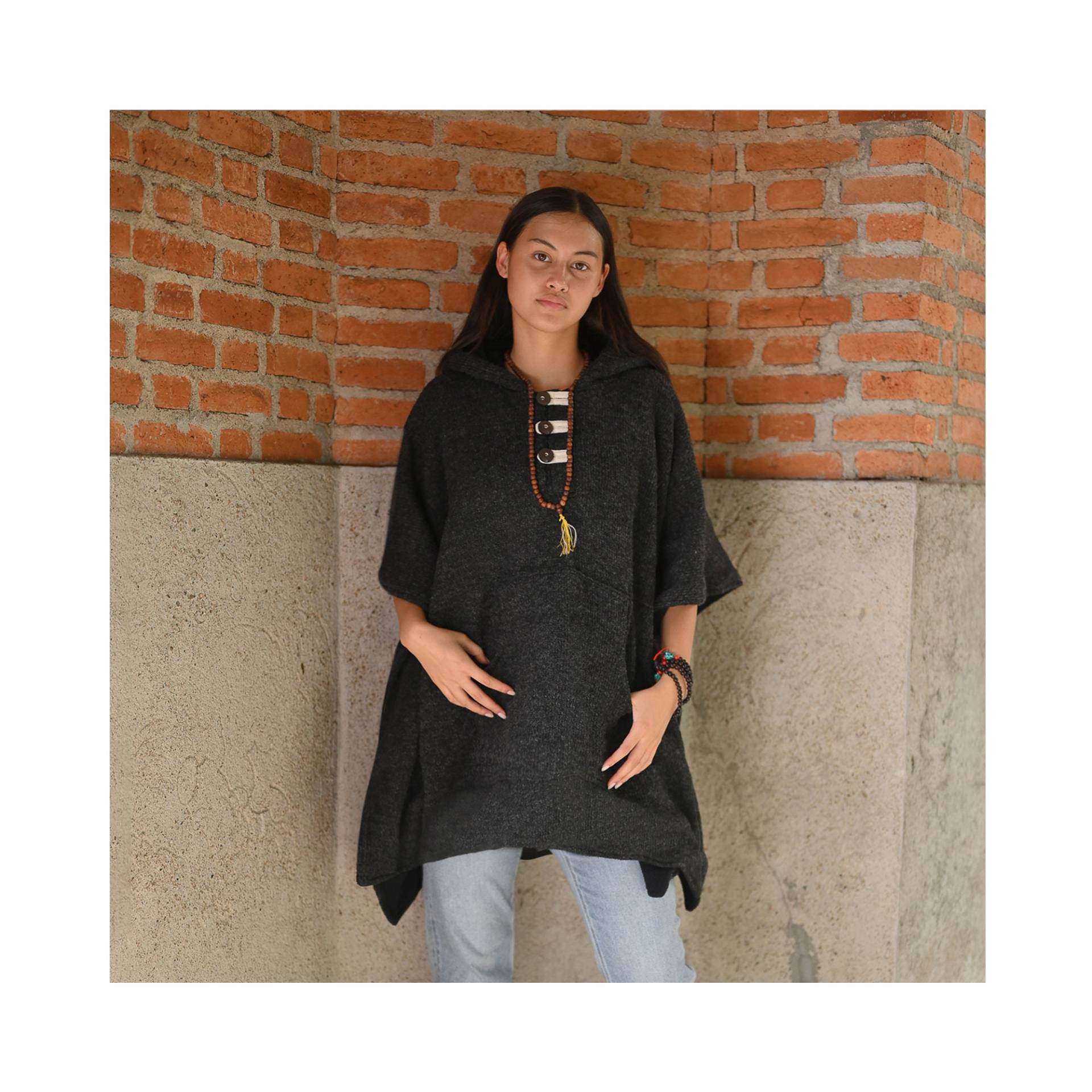 Virblatt - Poncho Herren & Damen | 100 % Wolle Nepal Jacke Wendefunktion Jerga Hoodie Pullover Arriba Schwarz von virblatt