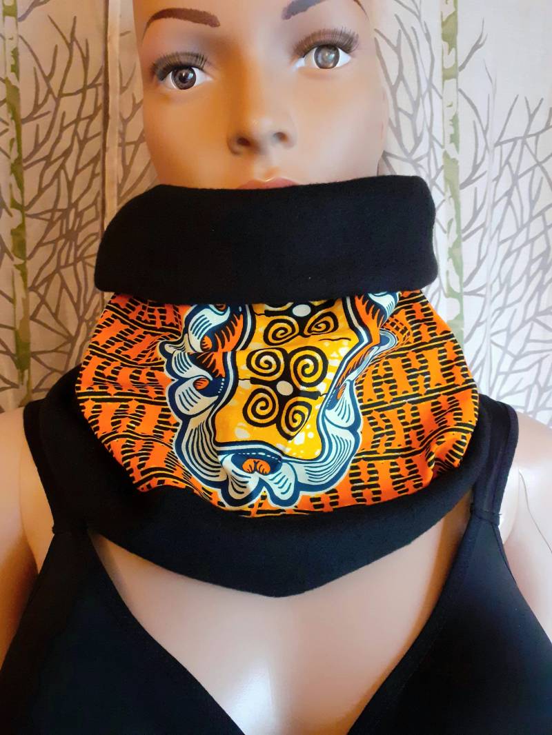 Schnelle Lieferung Snood-Halswärmer, Schwarzer Fleece-Schal Und Wachs-Totemkopf Schnelle Lieferung Snood-Halswärmer, Schwarzer Fleece-Schal Und Wachs-Totemkopf von vitacris