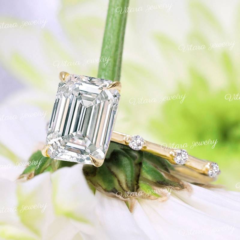 2.5 Ct Moissanit Verlobungsring, Smaragdschliffsmaragdschliffmoissanitringeinzigartigversteckter Heiligenscheinlabordiamantringeheringdamen von vitarajewelry