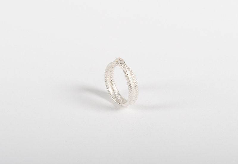 Seilring Überkreuz, Silber Seilring Überkreuz, Silber von vivianmeller
