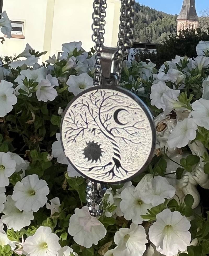 Lebensbaum Halskette Aus Edelstahl in Silber Yin & Yang Tag Und Nacht Schmuck Spirtuell von vivilinajewelry