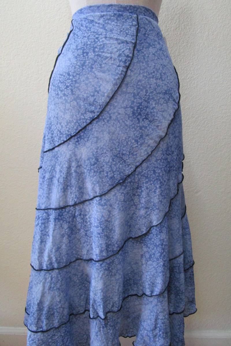 Hellblauer Langer Rock Oder Schlauchkleid Mit Kleinem Blumenmuster Plus Made in Usa | V62 Hellblauer Langer Rock Oder Schlauchkleid Mit Kleinem Blumenmuster Plus Made in Usa | V62 von vivonsdesign