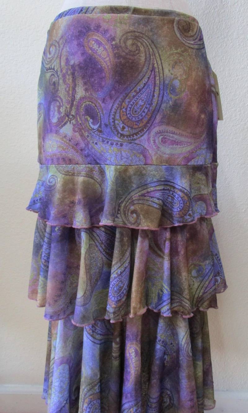 Paisley Print Muster Langer Rock Oder Schlauchkleid Mit 3 Lagen Design Plus Made in Usa | V153 Paisley Print Muster Langer Rock Oder Schlauchkleid Mit 3 Lagen Design Plus Made in Usa | V153 von vivonsdesign