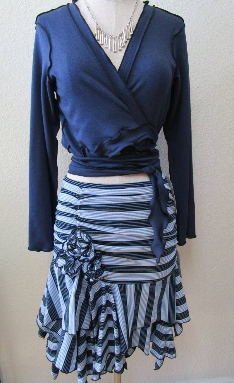 Rosendekor Mit Streifen Druck Rock Oder Schlauchkleid Plus Gemacht in Usa(V28 von vivonsdesign