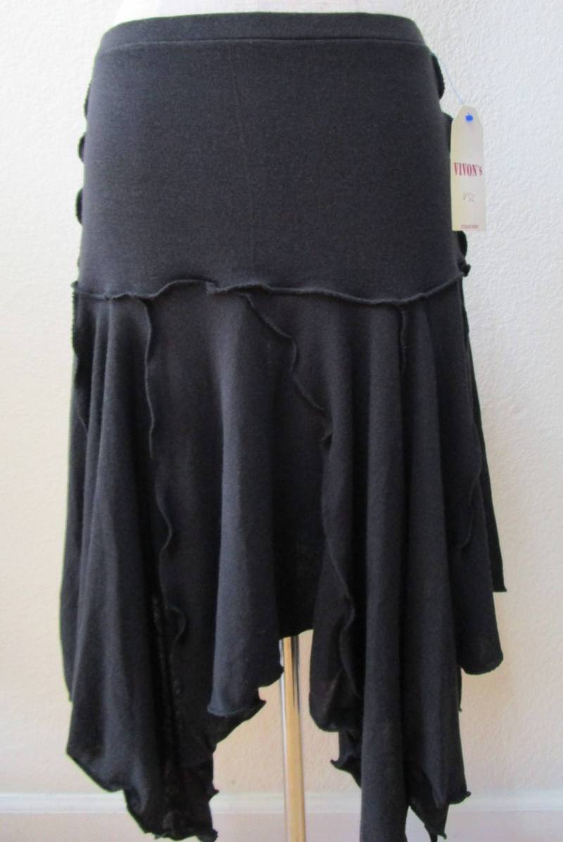 Schwarzer Rock Oder Schlauchkleid Mit Rüschen Und Plus Made in Local Usa | V52 von vivonsdesign