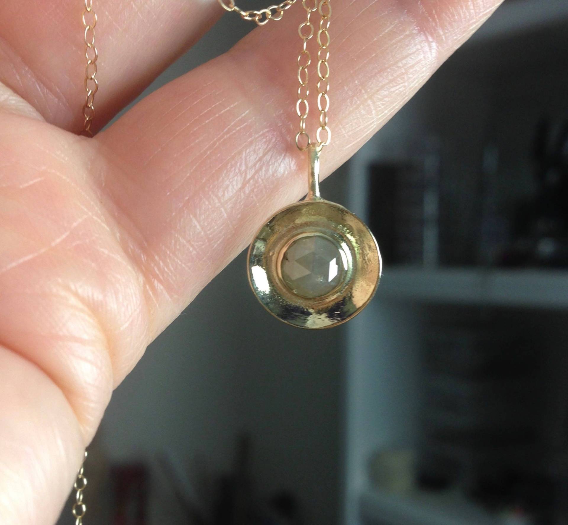 Diamant Anhänger Solid 14K Gelbgold Grau Rose Cut Dome Weihnachtsgeschenk Für Ihren April Birthstone von vixjewellery