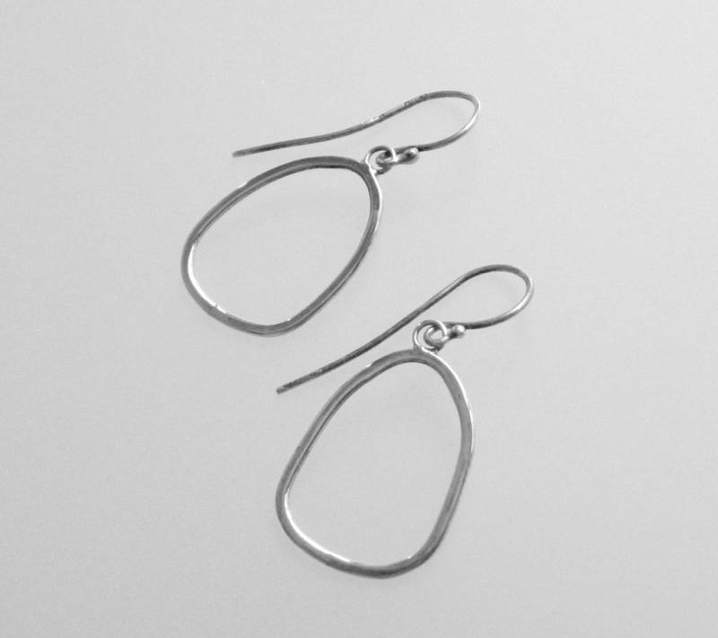 Glänzende Sterling Silber Freeform Oval Creolen Göttin Erdigen Boho Handcrafted von vixjewellery