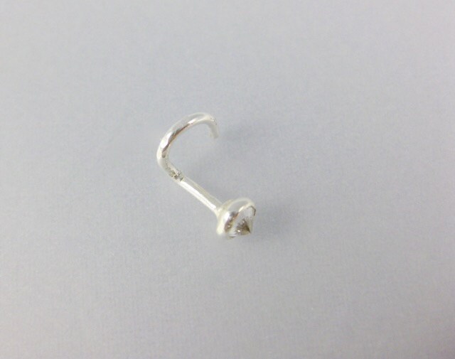 Handgefertigte Cz Stein Lünette Set Kristall Klar Facettierten Sterling Silber Nasenstecker von vixjewellery