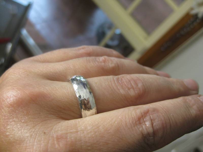 Minimalist Luxus Gehämmerter Sterling Silber Ring Hochzeit Bräutigam Brücke Statement von vixjewellery