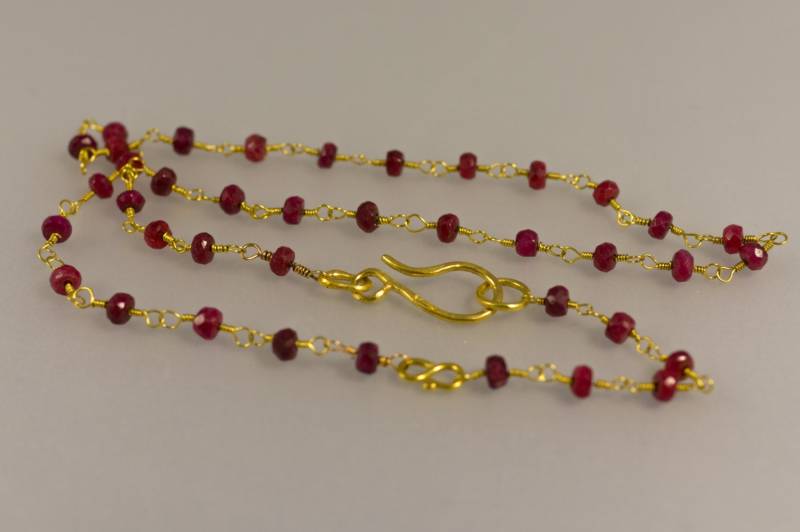 Perfektes Geschenk Für Weihnachten 18K Gold Rubin Perlenkette Halskette Juli Birthstone Valentines Day von vixjewellery