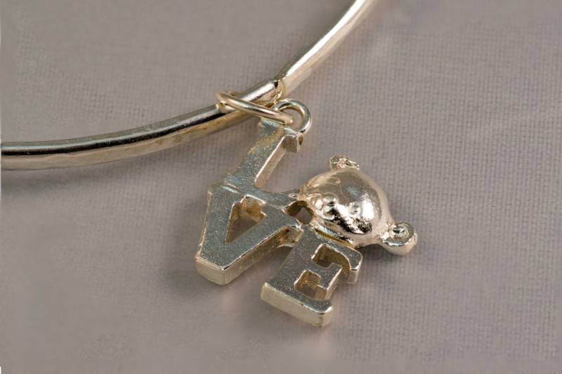 Perfektes Geschenk Für Weihnachtsgeschenk Mama Papa Neues Baby Sterlingsilber Liebesarmreif, Das Dünne Armreifen Stapelt von vixjewellery