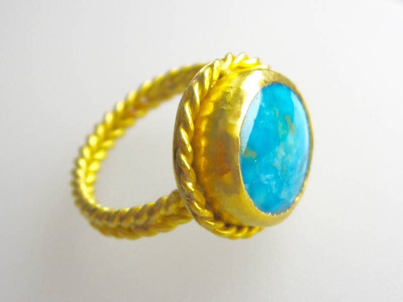 Solider 22K Gold Dezember Birthstone Türkis Dornröschen Cabochon Cocktail Ring von vixjewellery