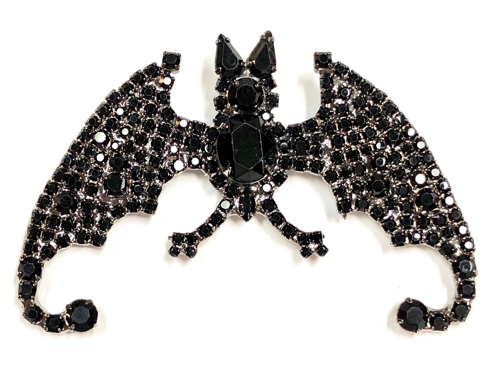 Schwarze Fledermaus Pin - Fancy Von Walhof von vonWalhofJewelry