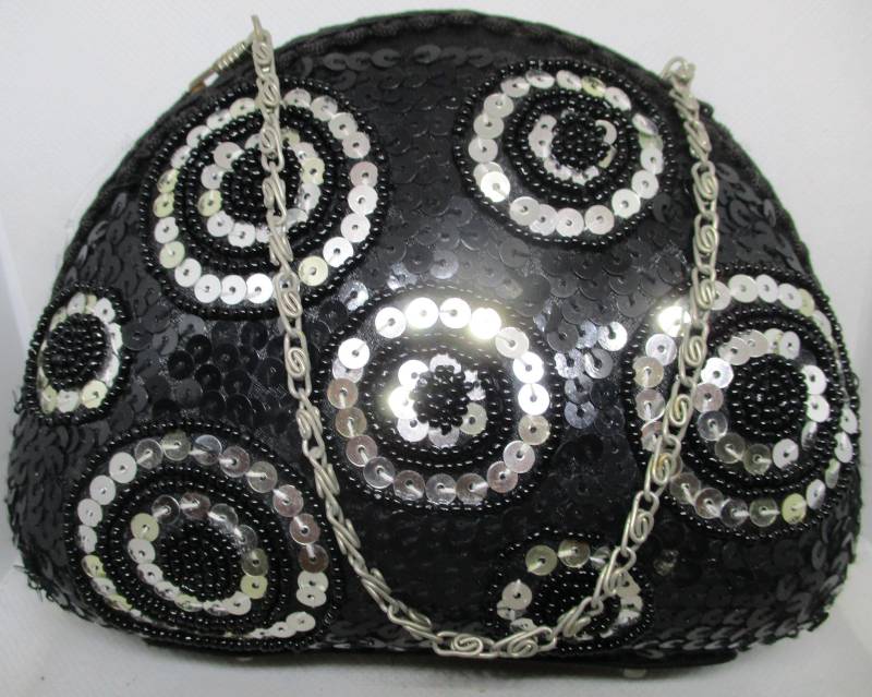 Expressions Nyc Perlen Pailletten Abendtasche - Silberkettenriemen von vserendipityboutique