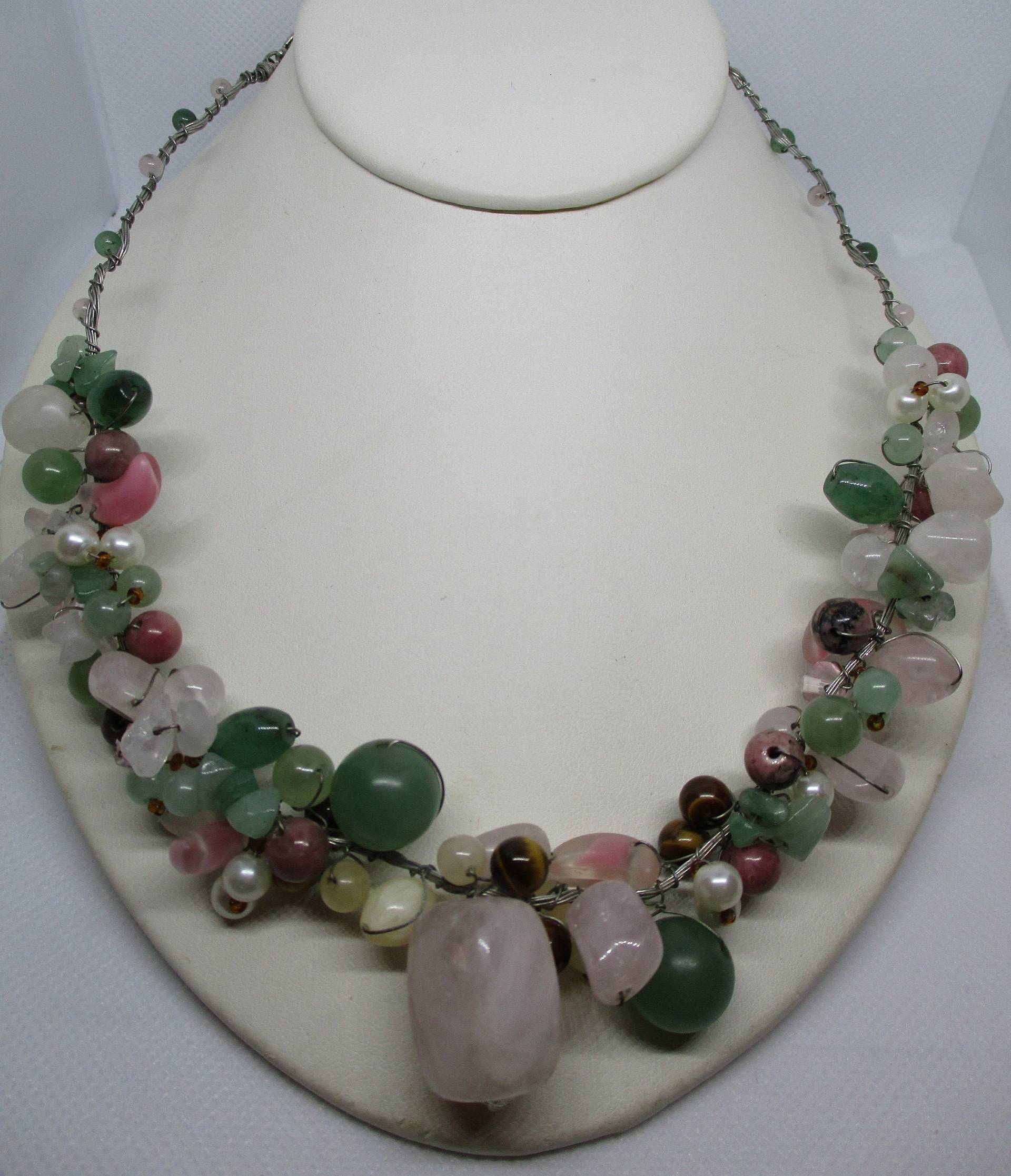 Handgefertigte Edelstein Perlenkette Onyx, Jade, Rosenquarz & Perle von vserendipityboutique