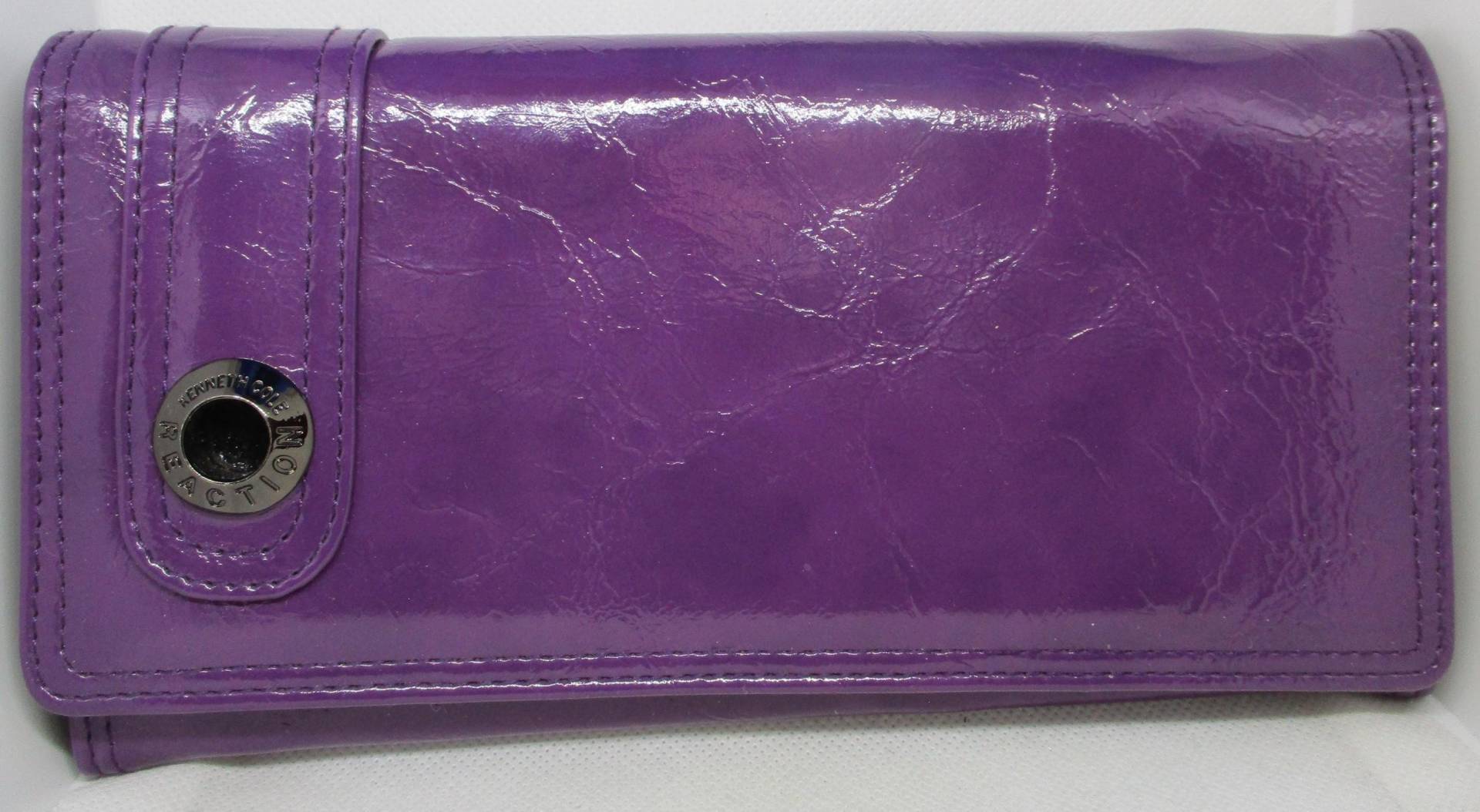 Kenneth Cole Lila Kunstleder Wristlet Clutch Mit Einziehbarem Griff von vserendipityboutique