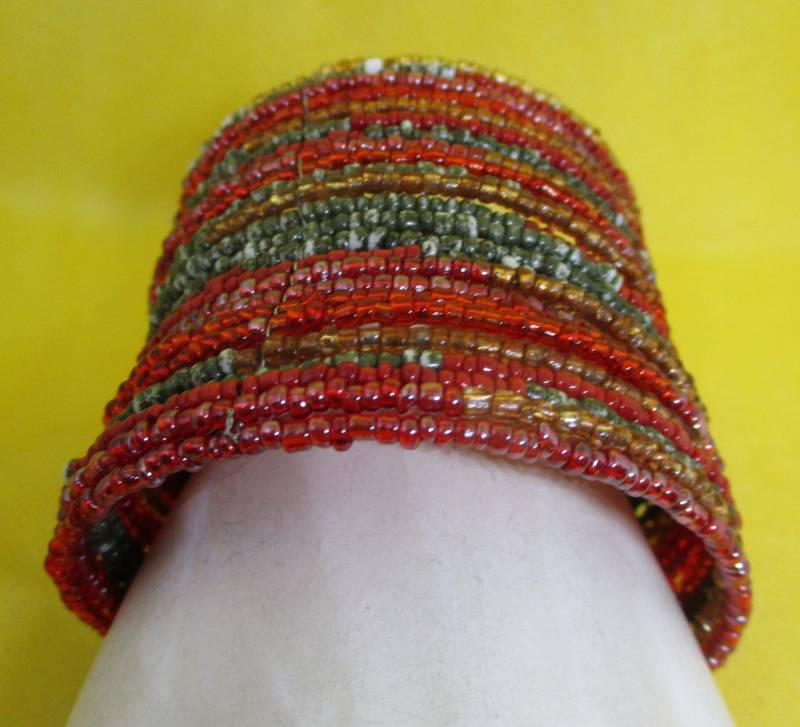 Orange Grün Samen Perle Manschette Armband - 24 Strang Herbst Farben von vserendipityboutique