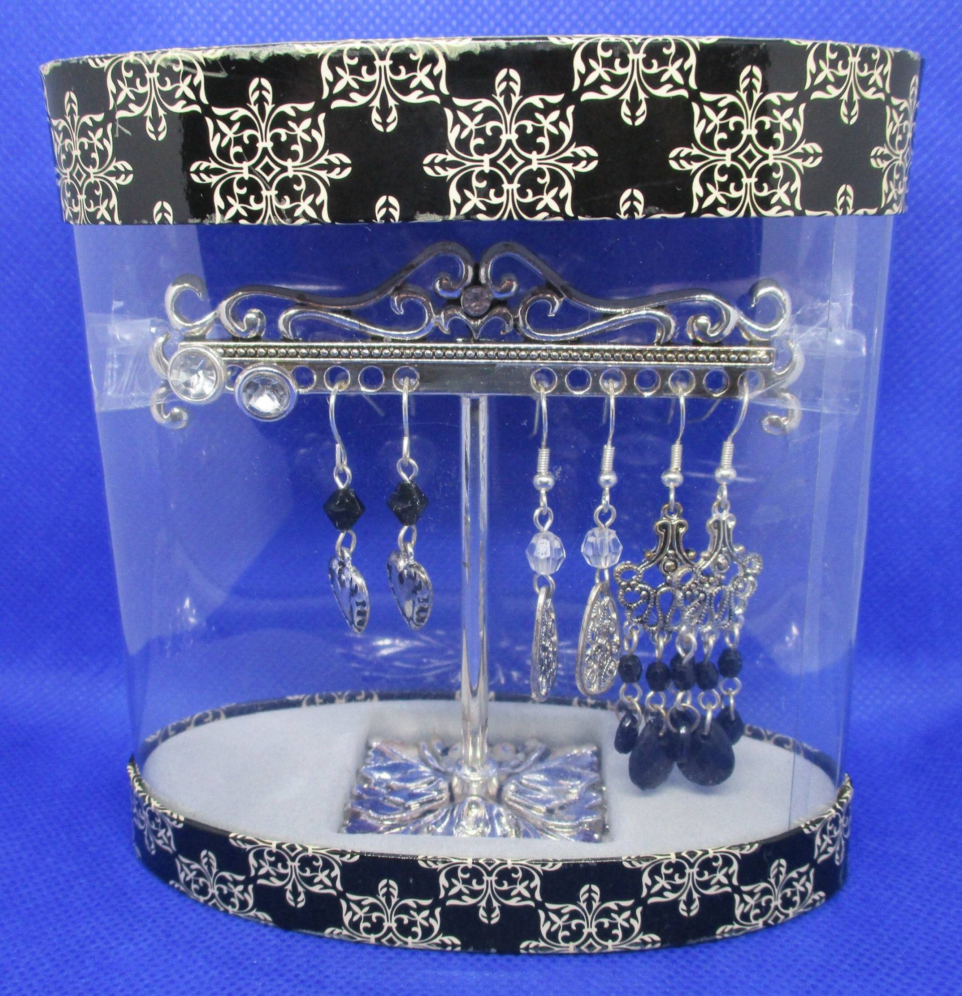 Silberfarbene Ohrring Set Kronleuchter, Perlen, Strass Ohrringe Mit Halter Silberfarbene Ohrring Set Kronleuchter, Perlen, Strass Ohrringe Mit Halter von vserendipityboutique