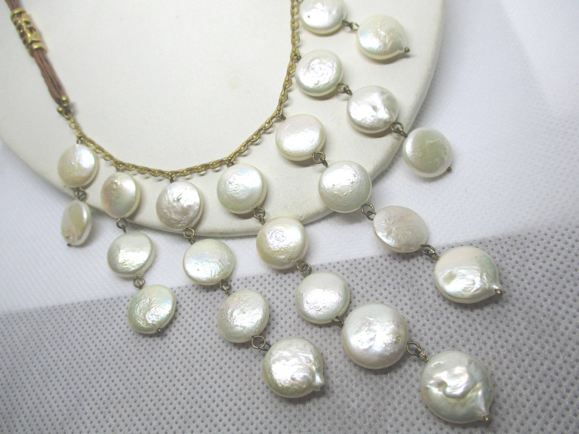 Süßwasser Münzperle Bib Halskette Gold Ton Kette & Leder von vserendipityboutique