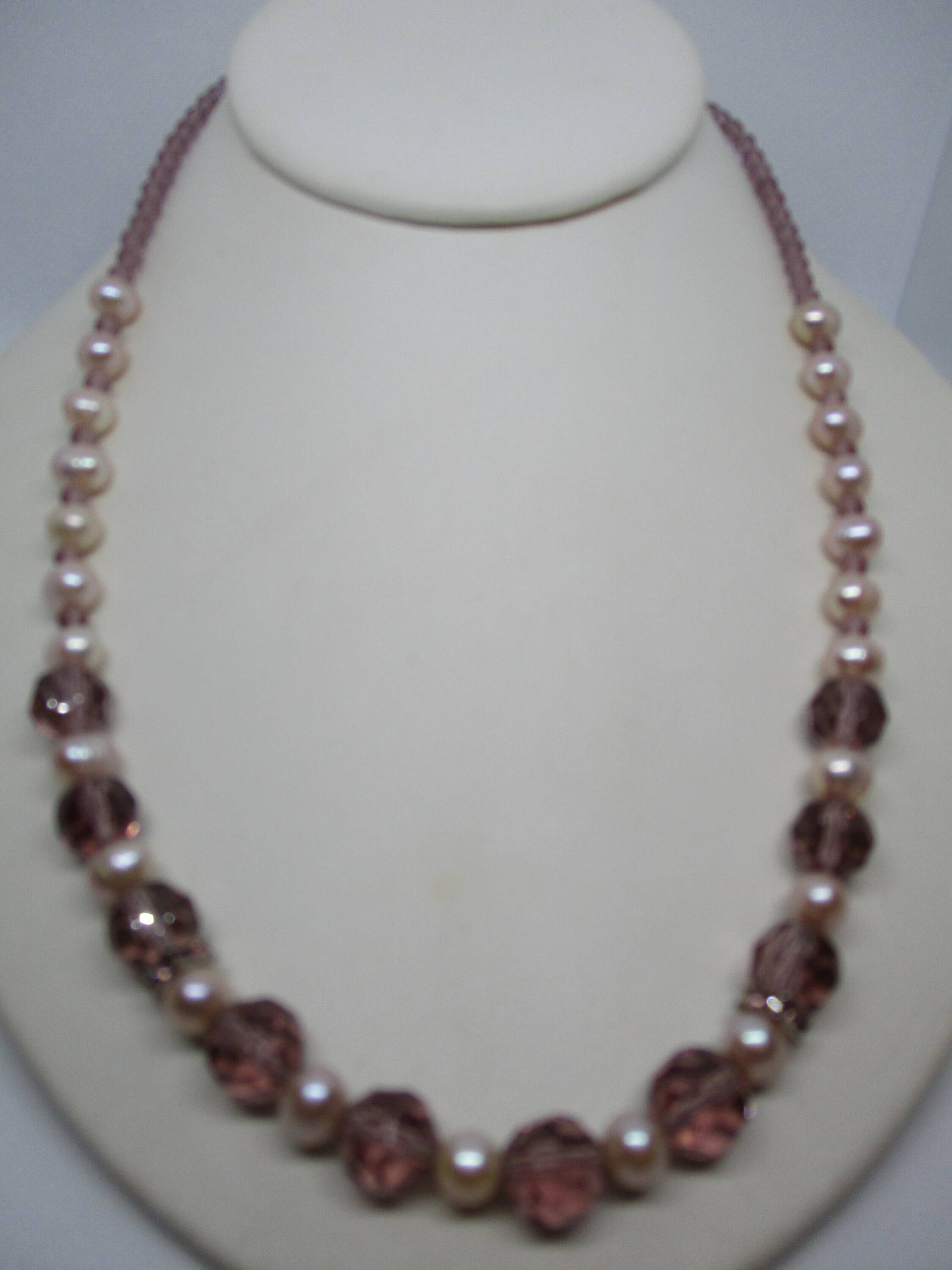 Süßwasserperle & Lila Kristall - Sterling Silber Verschluss von vserendipityboutique