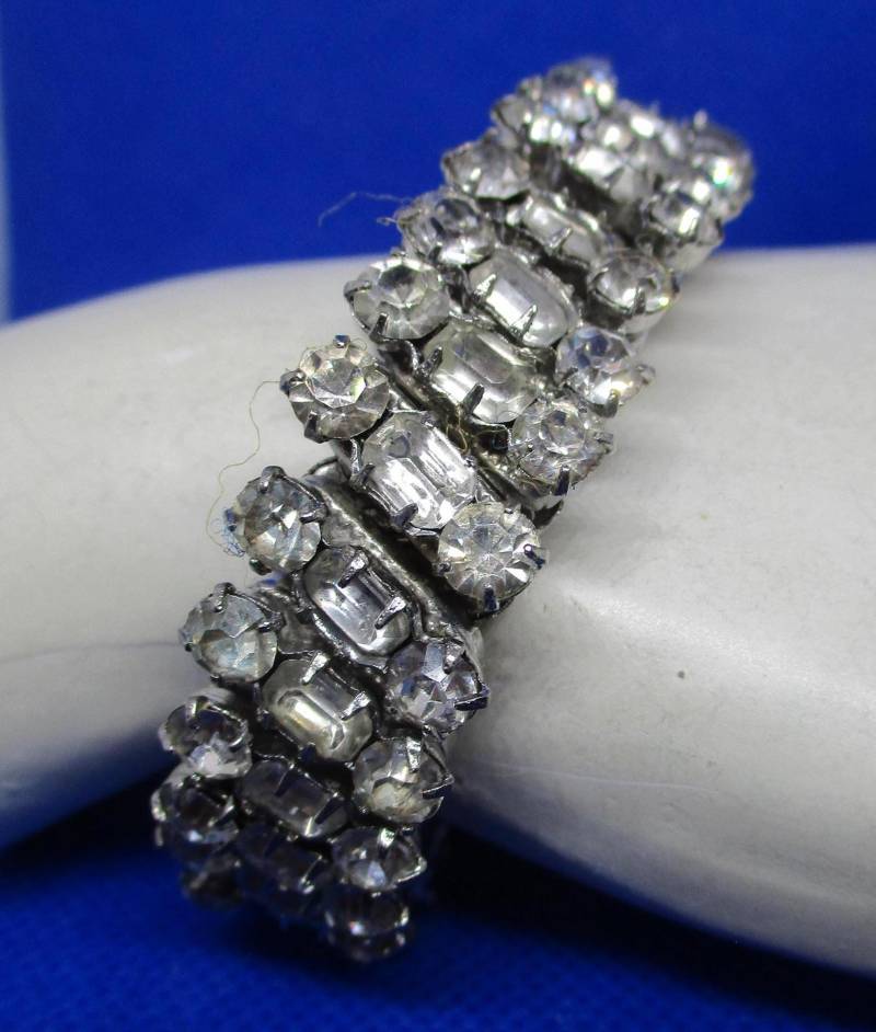 Vintage 1950Er Jahre Gibre Strass Stretch Armband Vintage 1950Er Jahre Gibre Strass Stretch Armband von vserendipityboutique
