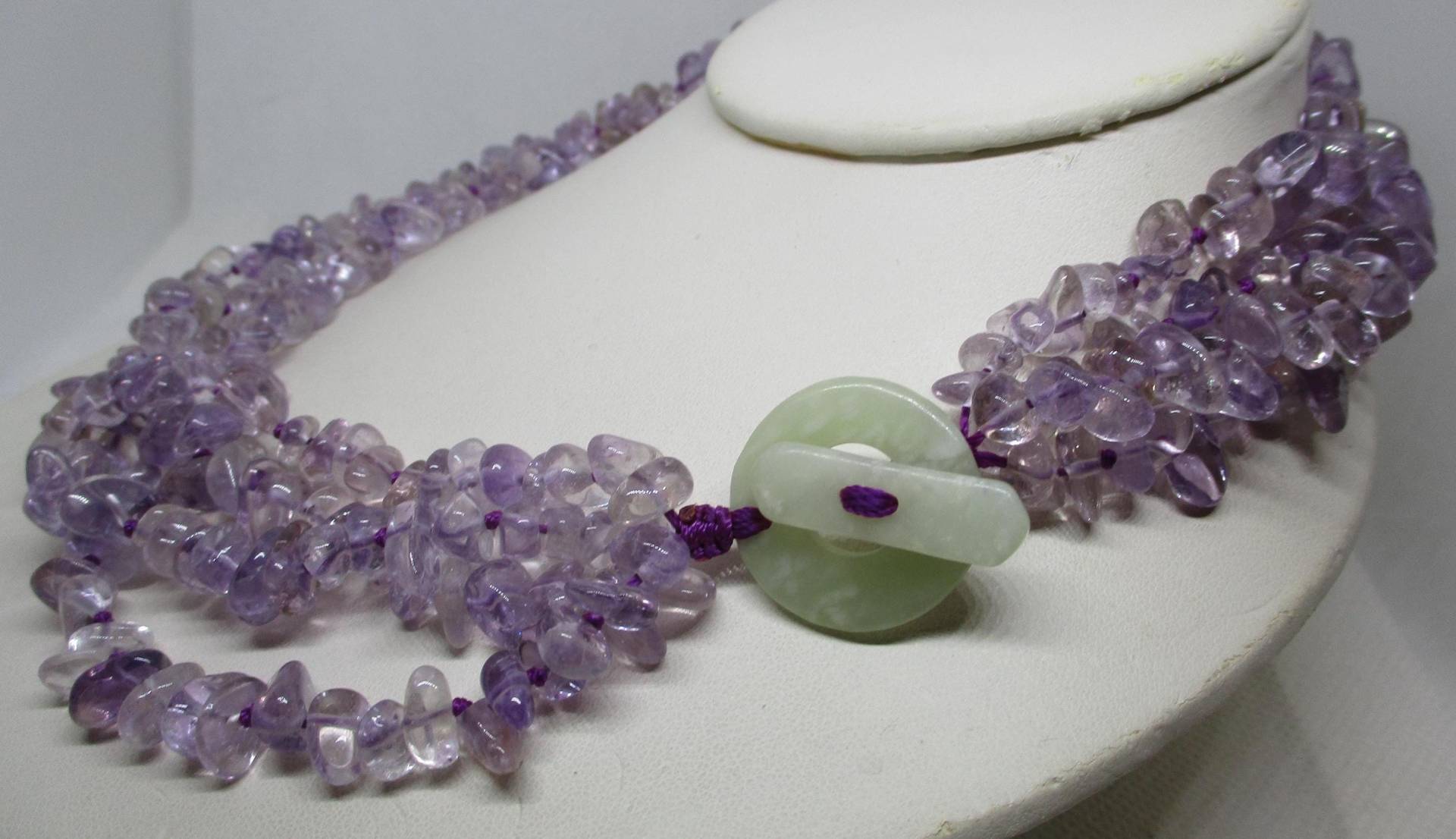 Vintage 4 Reihen Amethyst Halskette Mit Jade Knebelverschluss von vserendipityboutique