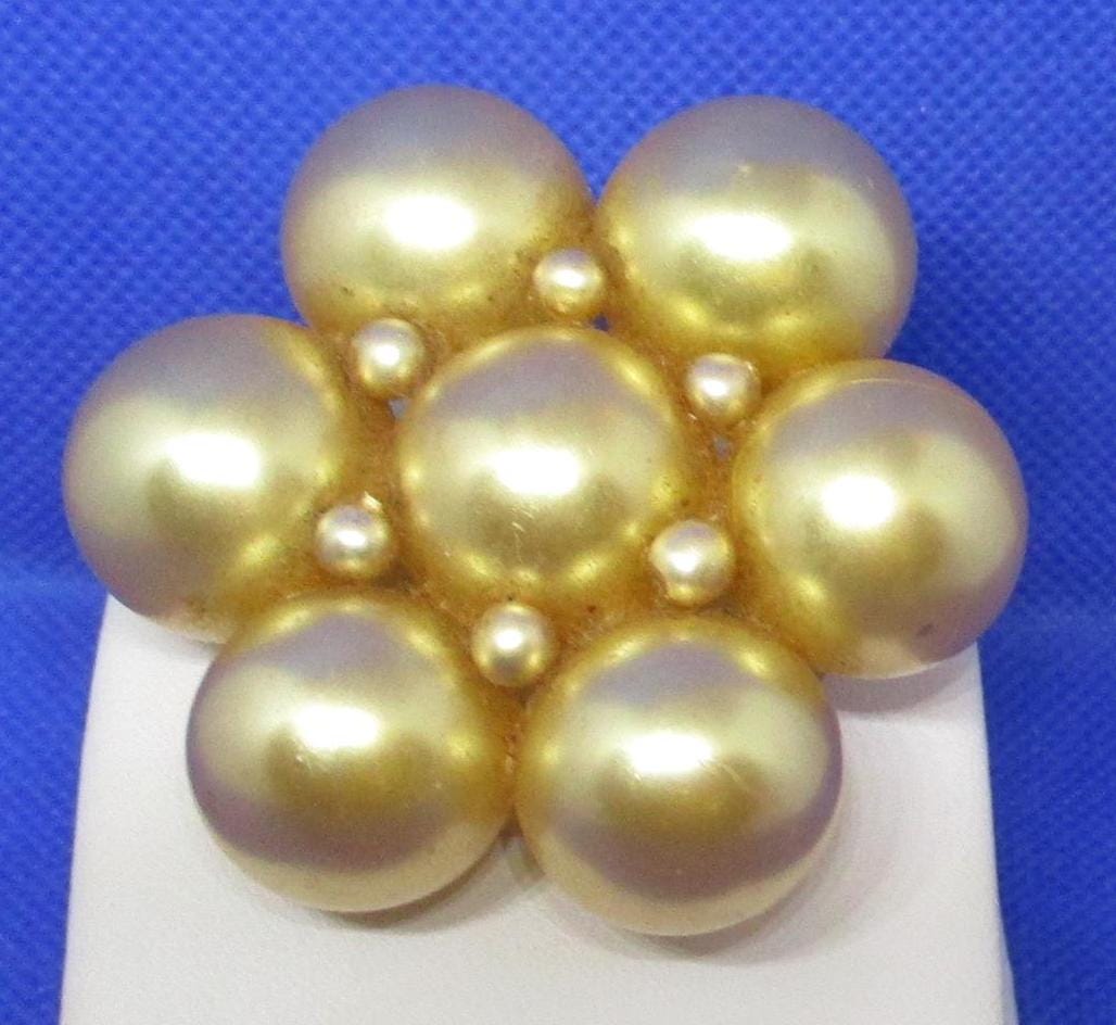 Vintage Art Deco Perlmutt Lucite Blumen Brosche Champagner Perlen Design von vserendipityboutique