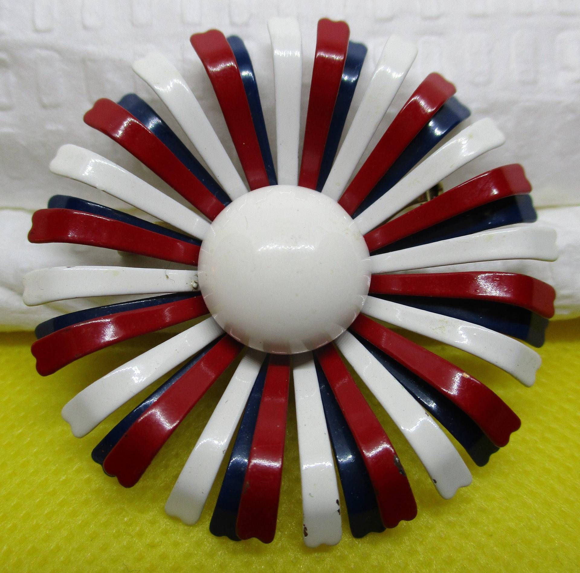 Vintage Blumen Brosche Emaille Rot, Blau & Weiß Anstecknadel von vserendipityboutique