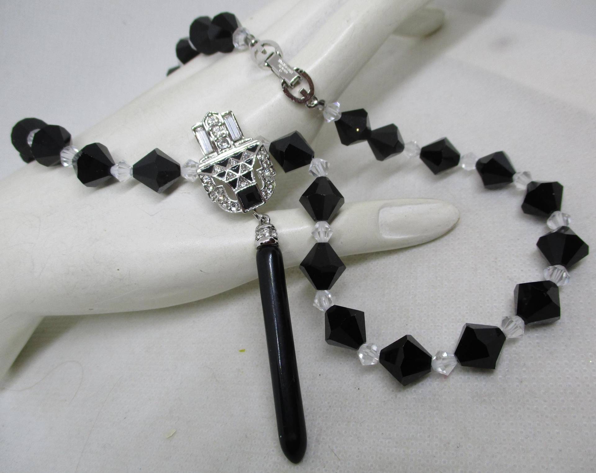 Vintage Givenchy Kristall Strass Anhänger Halskette Art Deco Schwarz Emaille von vserendipityboutique