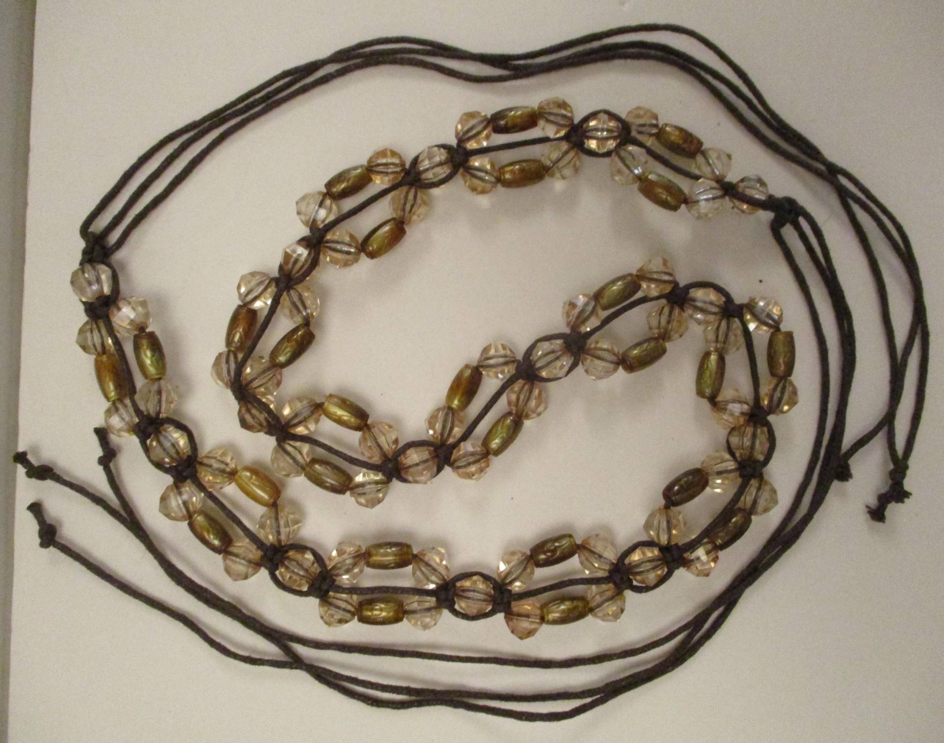 Vintage Makramee Gürtel Facettierte Lucite Perlen, Quastenenden, 1960Er Jahre von vserendipityboutique