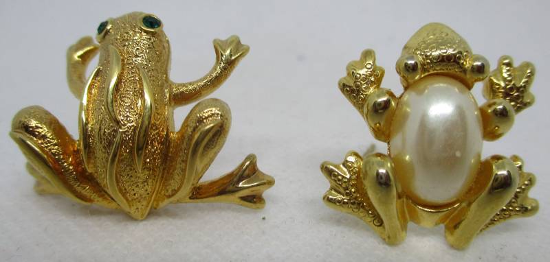 Vintage Napier Richelieu Frosch Brosche Goldfarbener Tierschmuck Vintage Napier Richelieu Frosch Brosche Goldfarbener Tierschmuck von vserendipityboutique
