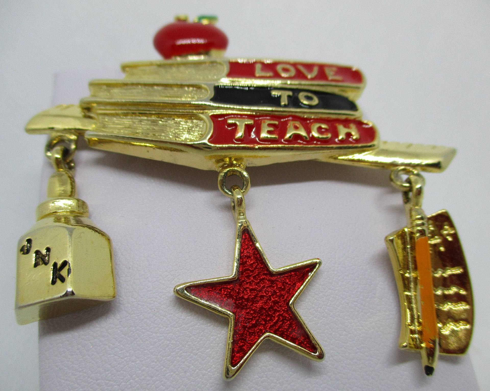 Vintage Tona "Love To Teach" Baumeln Charme Emaille Brosche von vserendipityboutique