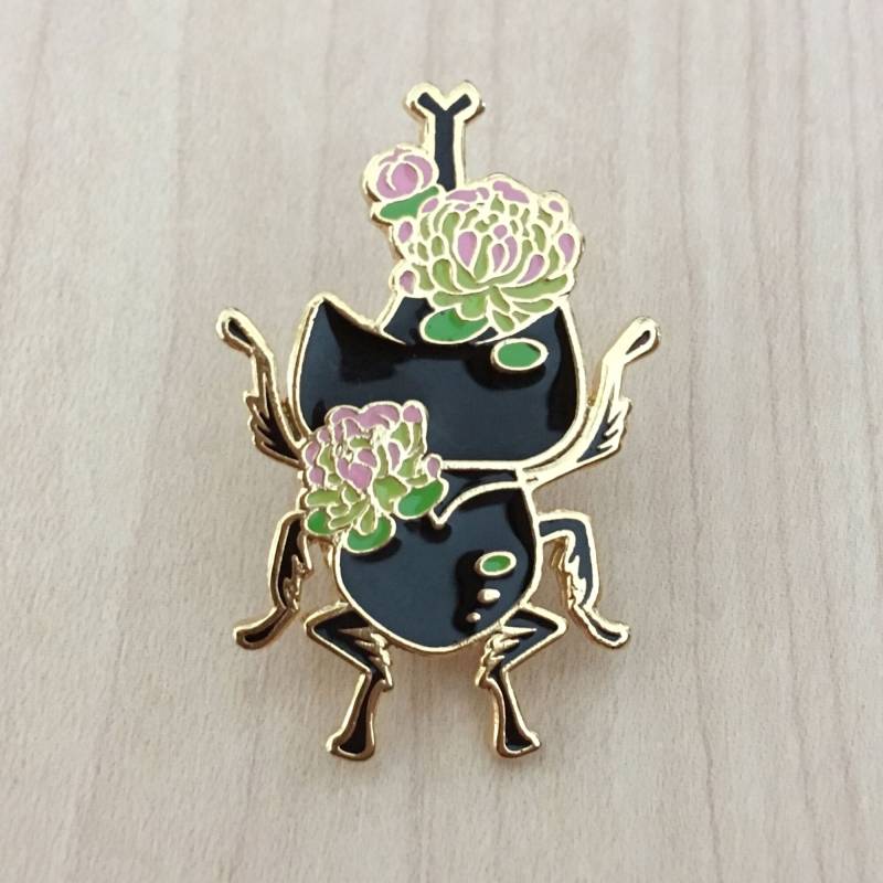 Insekt - Blume Nashornkäfer | Sukkulente Emaille Pin von vuduberi