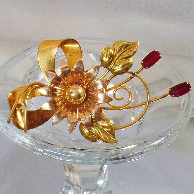 Blumenbrosche. Rotgold, Gelbgold, Grün-Gold-Blumen-Brosche. Bal Ron 12K Gf Granat Rot Strass Pin. Waalaa von waalaa