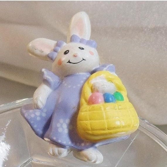 Häschen-Brosche. Osterhase Mit Korb-Pin. Unbegrenzte Ostern Frühling Brosche. Waalaa Häschen-Brosche. Osterhase Mit Korb-Pin. Unbegrenzte Ostern Frühling Brosche. Waalaa von waalaa