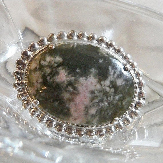 Moos-Achat-Brosche. Grün Rosa Moos-Achat-Pin. Silber Stein Brosche. Waalaa Moos-Achat-Brosche. Grün Rosa Moos-Achat-Pin. Silber Stein Brosche. Waalaa von waalaa
