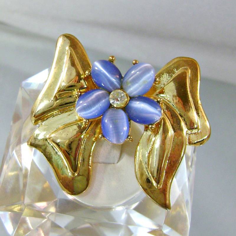 Schleifen-Brosche. Blaue Katze Auge. Strass. Gold-Bogen. Schmuck Für Bräute. Frauen. Waalaa von waalaa