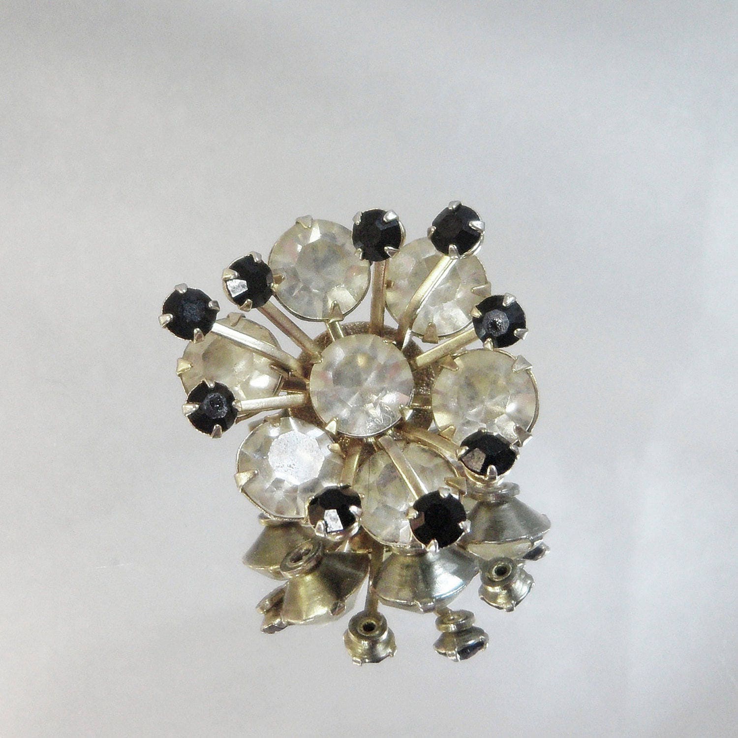 Schwarz Und Klarem Strass Schneeflocke-Brosche./Klar Schneeflocke Pin. Strass-Cluster. Waalaa Schwarz Und Klarem Strass Schneeflocke-Brosche./Klar Schneeflocke Pin. Strass-Cluster. Waalaa von waalaa