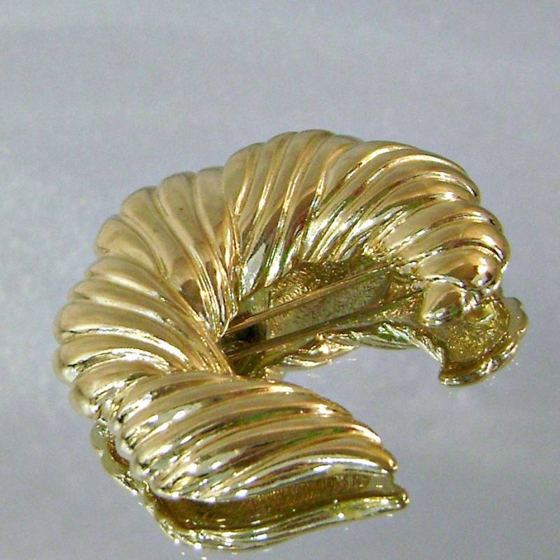 Trifari Horn Brosche Verdreht Waalaa von waalaa