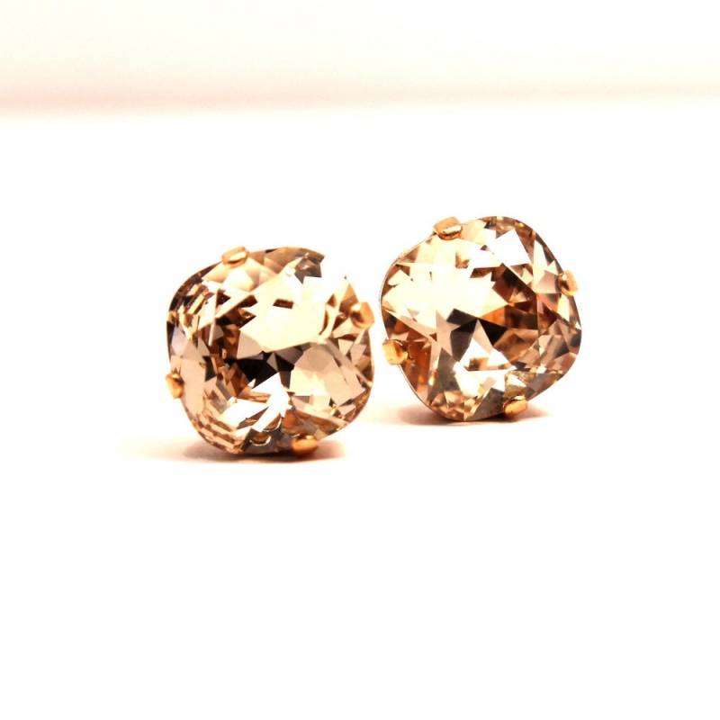 Pfirsich Seide Kristall Ohrstecker Klassisch Funkelnd Golden Metallic Kissen Schliff Solitär Swarovski 12mm Sterlingsilber Post & Kupfer von walkonthemoon