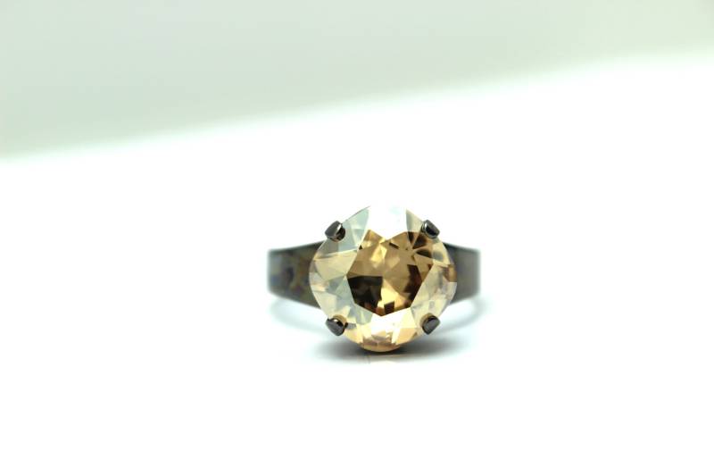 Swarovski Kristall Cocktail Ring Golden Shadow Gelb Pastell Brght Champagner Gold Gefrostet Metallic Diamant Funkeln Solitär Sonnenschein von walkonthemoon