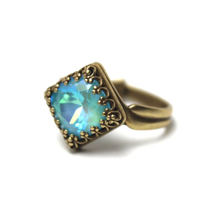 Swarovski Kristall Cocktail Ring Türkisblau Ultra Metallic Diamond Square Princess Cut Crown Sie Wählen Farbe Finish Messing Silber Kupfer von walkonthemoon